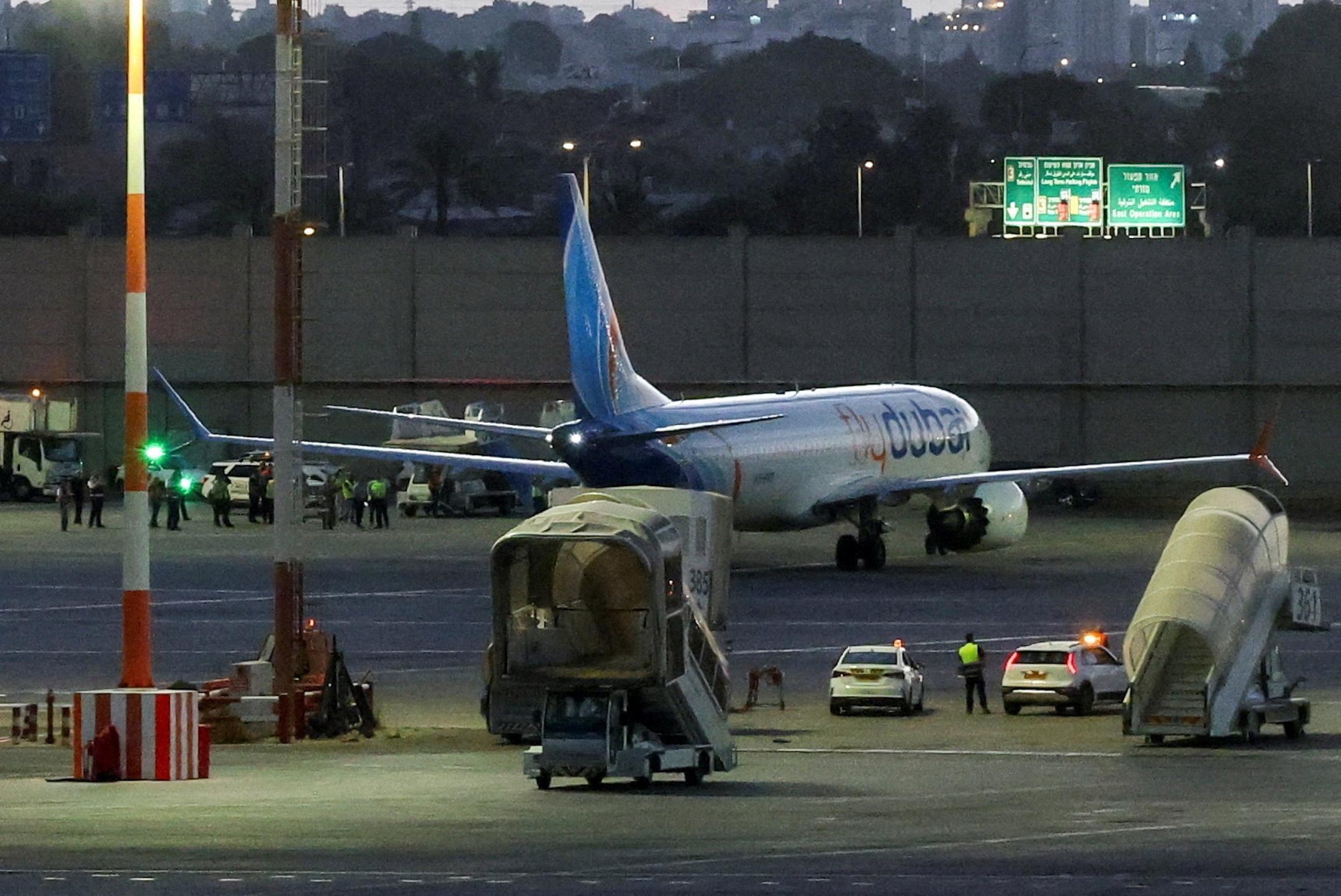 Passengers describe stopping pilot's alleged attempt to crash Israel-bound flight