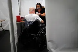 White House encourages elderly to get COVID booster shots