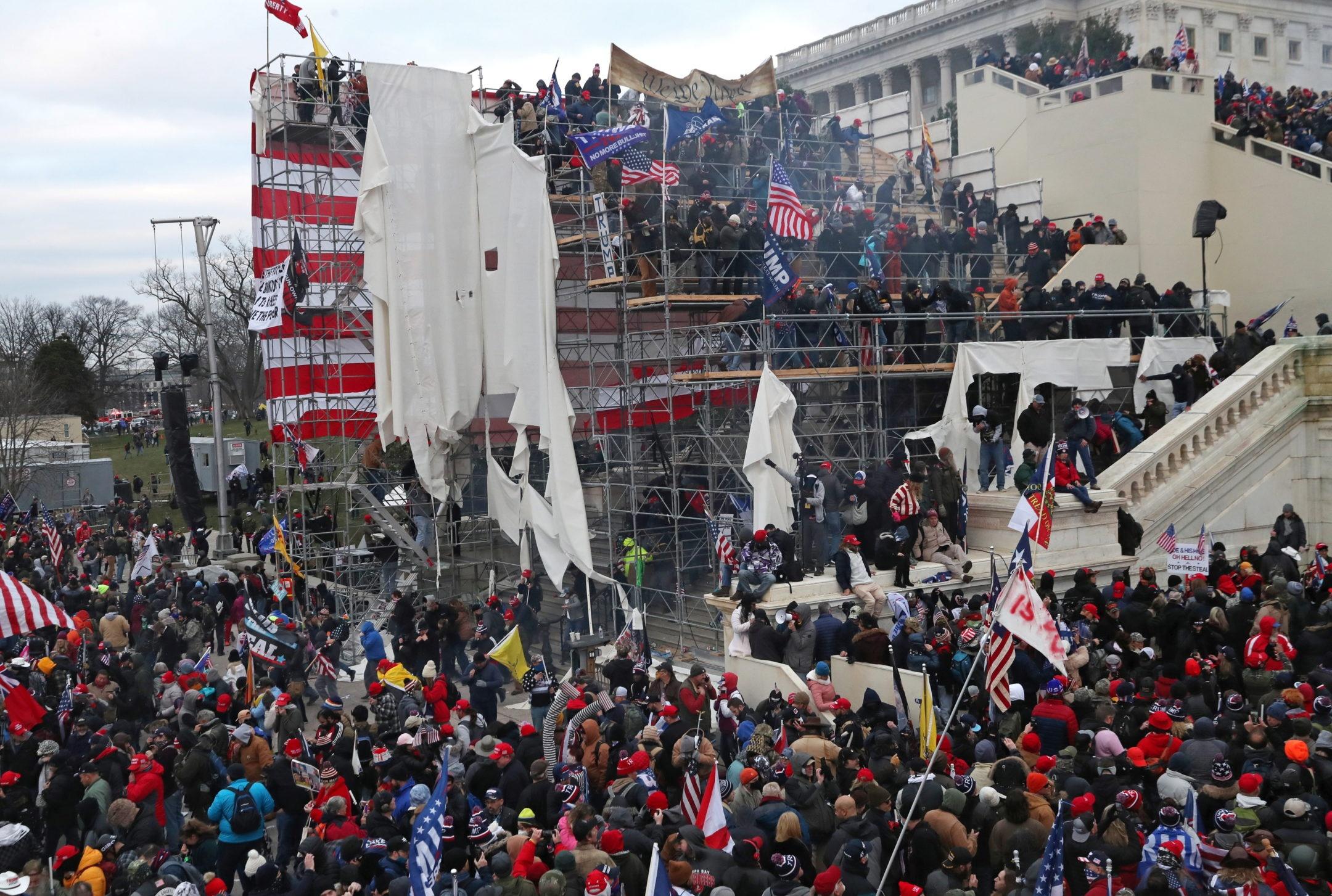 News Wrap: Officers who defended Capitol on Jan. 6 sue to block $1.8B fund