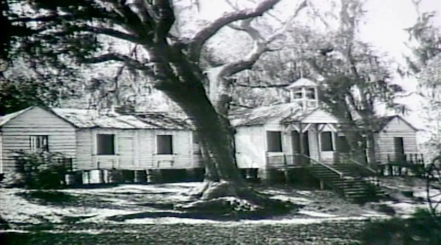 Penn School: Experiment In Freedom (1990)