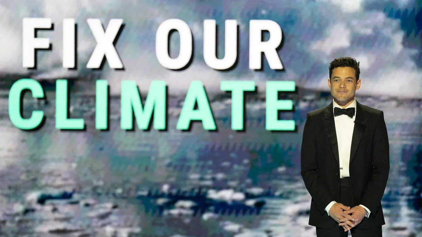 Rami Malek Presents the Award for "Fix Our Climate"