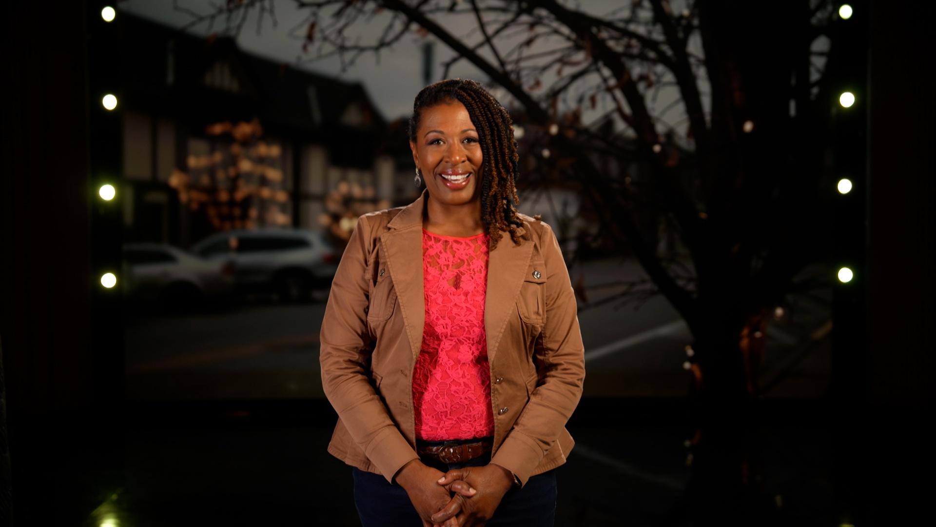 Host of NC Weekend Deborah Holt Noel.