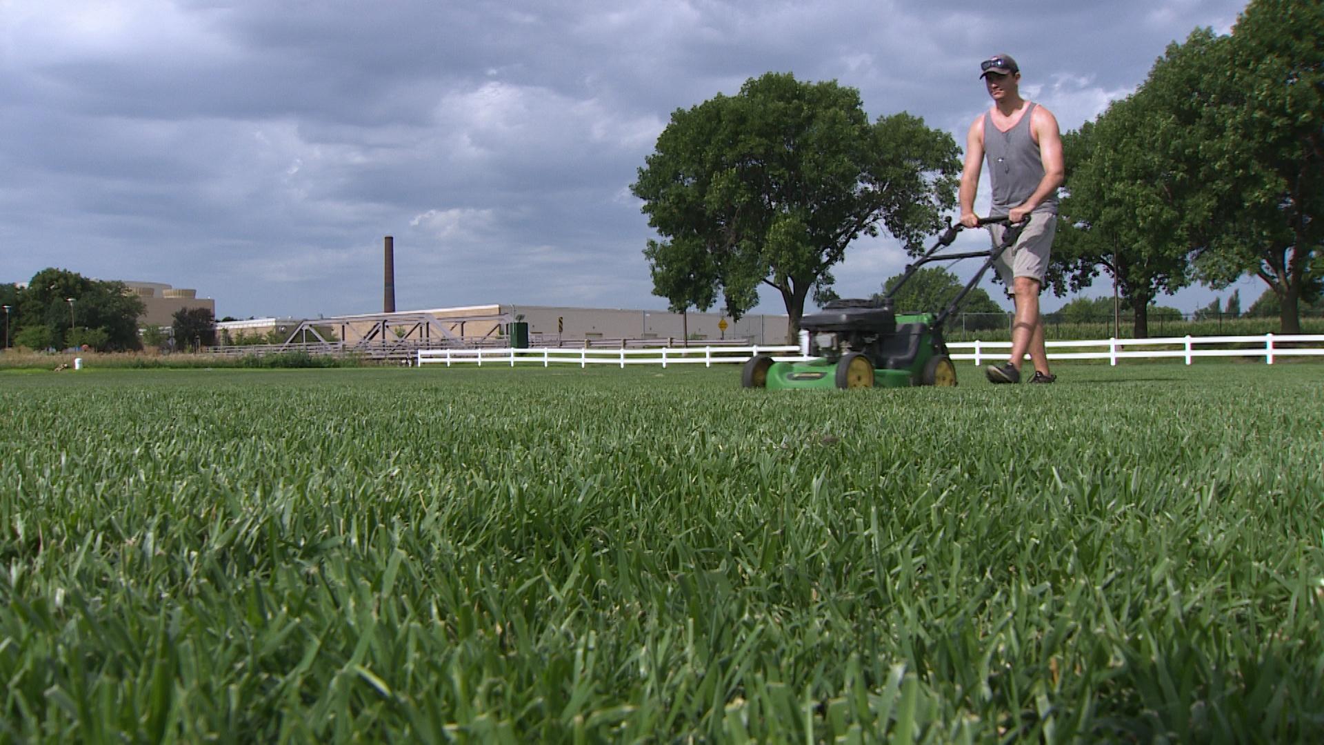 farmers lawn care