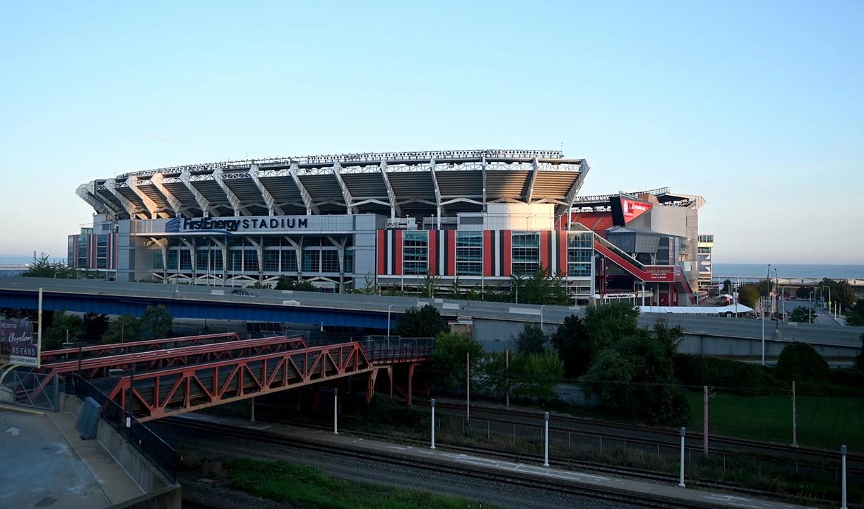 Cleveland Browns begin removal of FirstEnergy signs from stadium