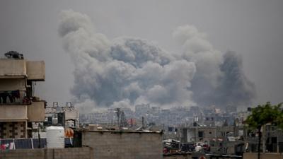 News Wrap: Israel strikes Houthi-controlled ports in Yemen