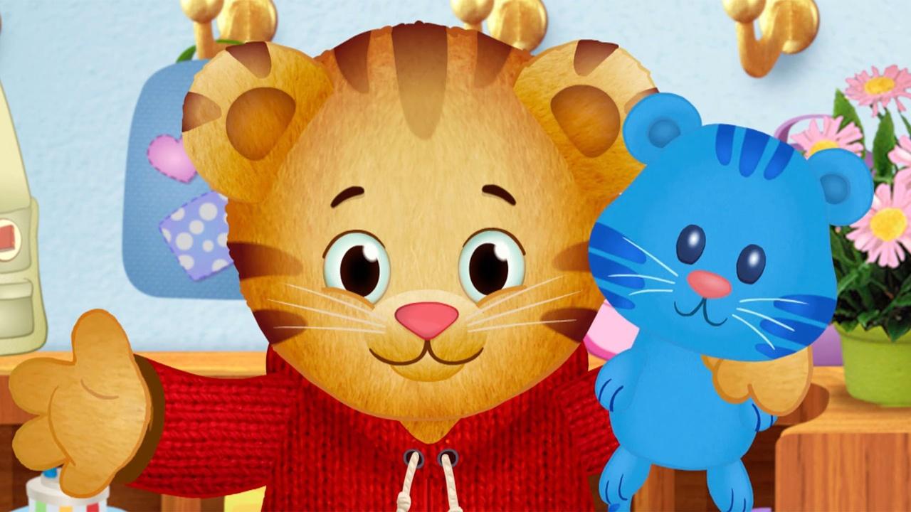 daniel tiger's neighborhood daniel loves tigey