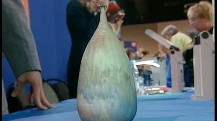 Video thumbnail: Antiques Roadshow Appraisal: 1962 Rose Cabat "Feelie" Vase