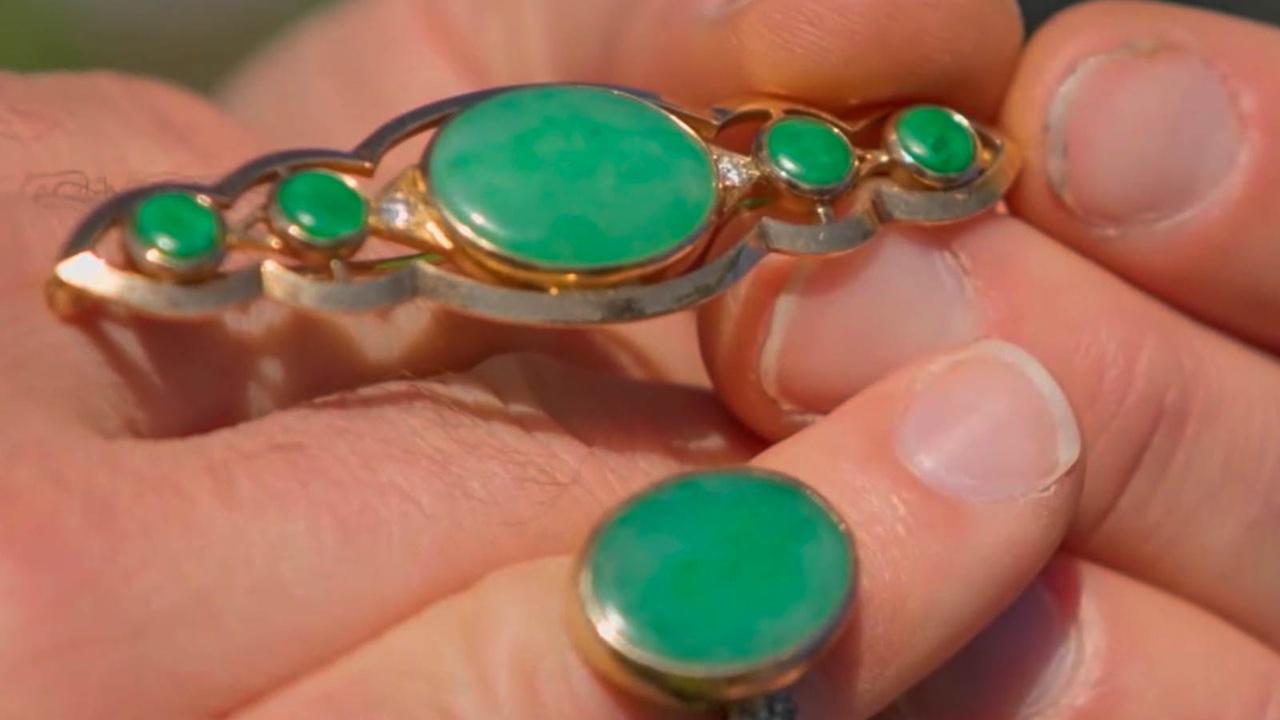 Antiques Roadshow | Appraisal: Chinese Jadeite & Diamond Brooch, ca. 1950