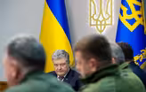 News Wrap: Ukraine closes border to Russian men