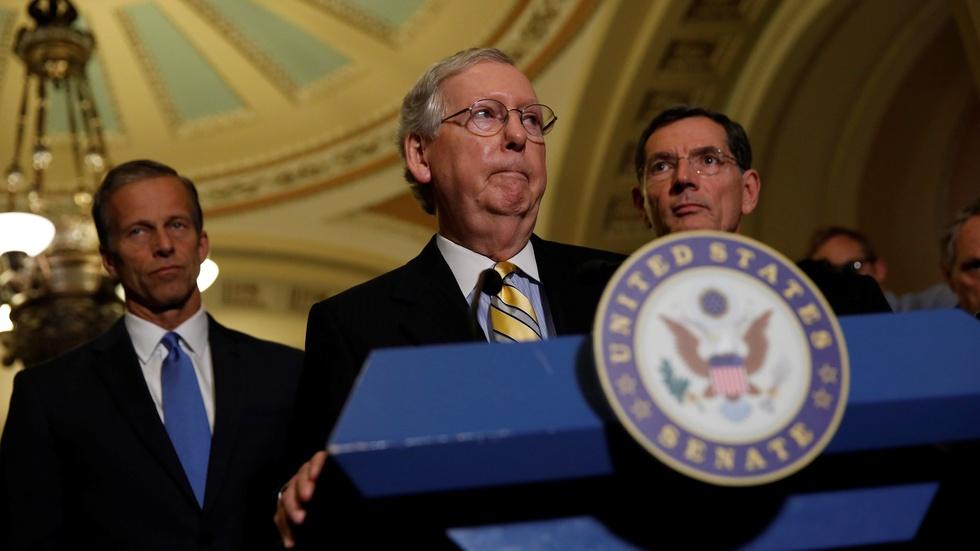 Lacking enough GOP votes, Senate pushes back health bill image