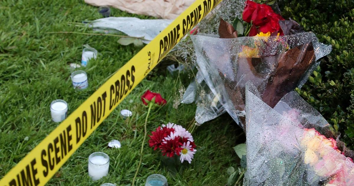PBS NewsHour Pittsburgh mourns as synagogue shooting victims
