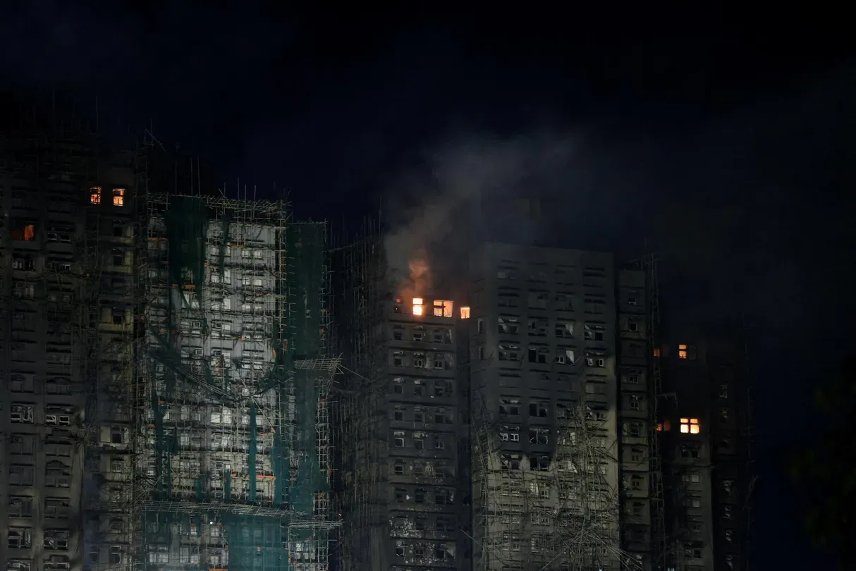 News Wrap: Death toll rises from massive Hong Kong fire, image size:1214x810