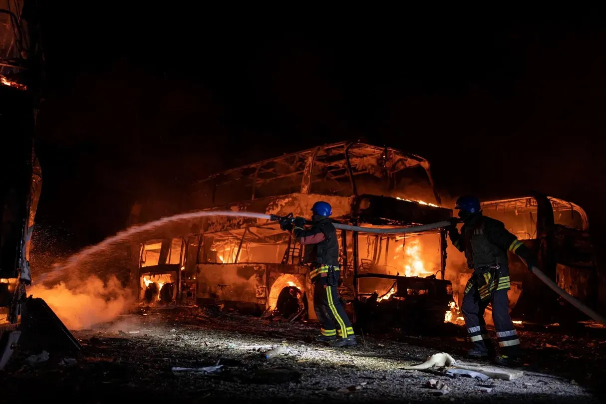 News Wrap: Russia fires new missile barrage at Kyiv