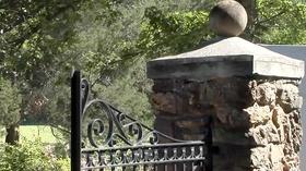 Video thumbnail: Charlottesville Inside-Out Beyond the Gates / Toan Nguyen (#811)