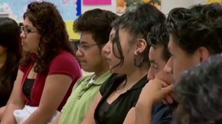 Video thumbnail: Next Door Neighbors Hablamos Español | Next Door Neighbors | NPT