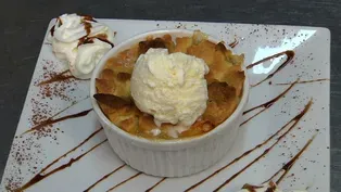 Neighborhood Kitchens: Cafe Polonia's Apple Crisp
