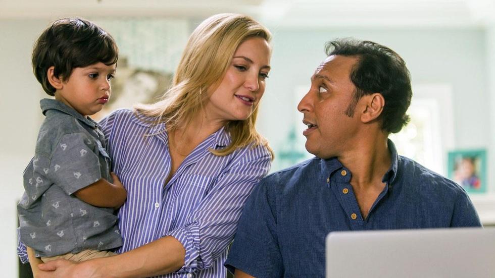 The stars of "Mother's Day" image