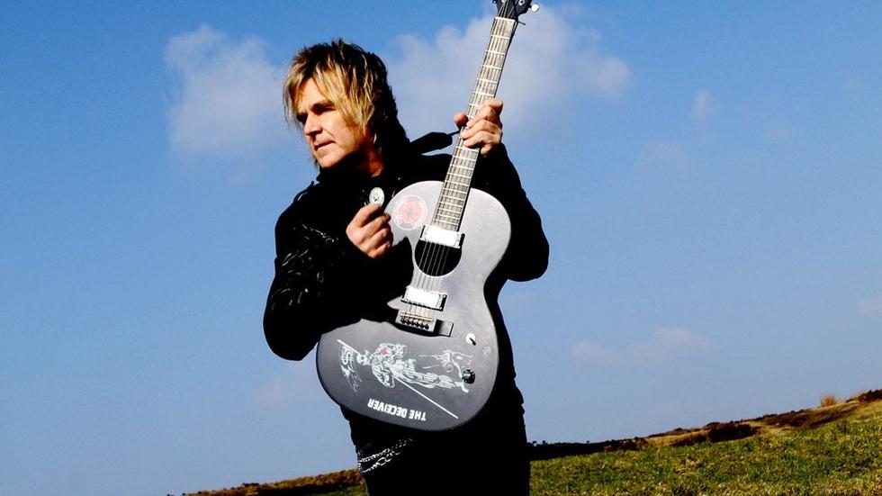 Mike Peters of the Alarm image