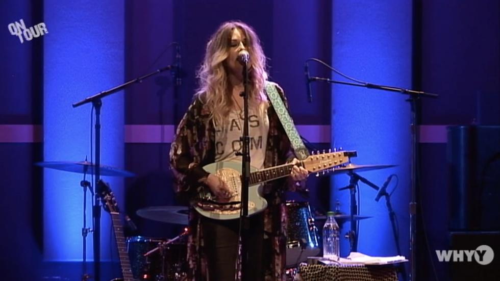 Elizabeth Cook image