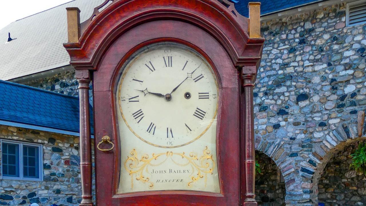 Antiques Roadshow | Appraisal: John Bailey Dwarf Clock, ca. 1800