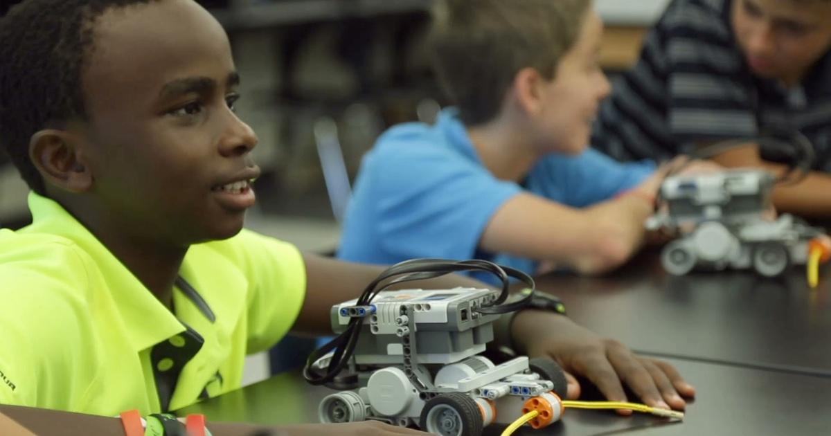 SciTech Now | One school uses tech to facilitate classroom learning | PBS