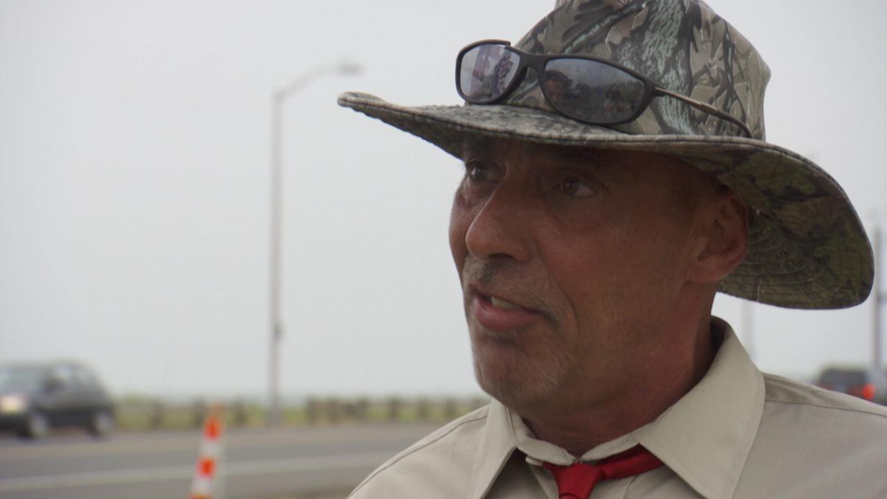 The "Flag Man" and Overseas Outsourcing 