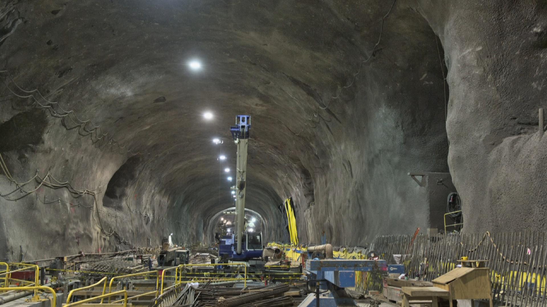Photographing the MTA's Subways, Bridges & Tunnels MetroFocus ALL ARTS