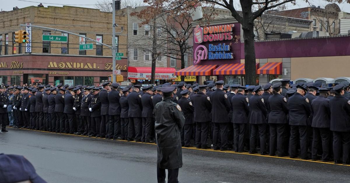 Examining the Divide Between Mayor de Blasio and the NYPD | MetroFocus ...