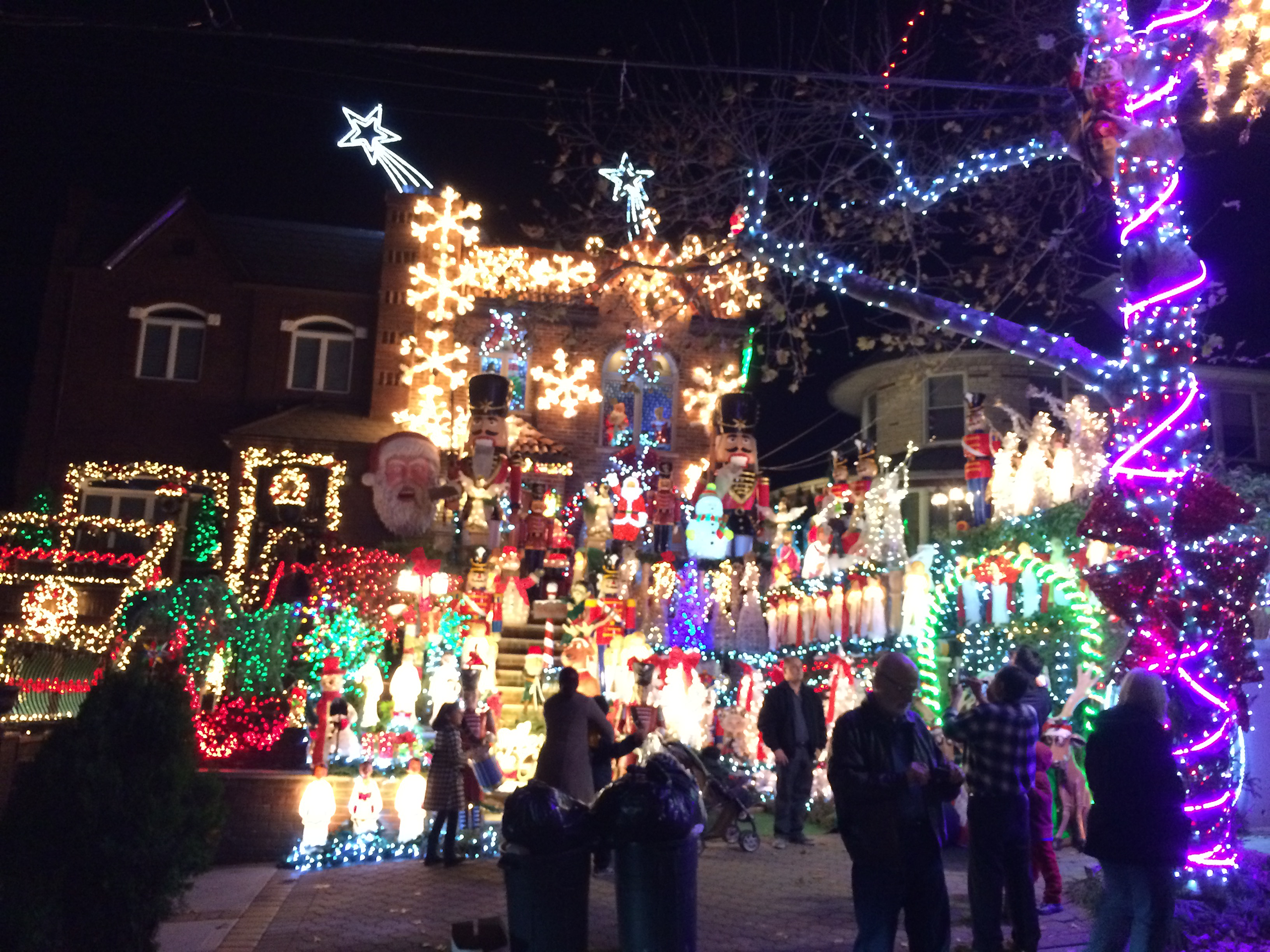 Jons Beach Christmas Light Show 2022 Jones Beach Shows Off Its Holiday Flair - Metrofocus