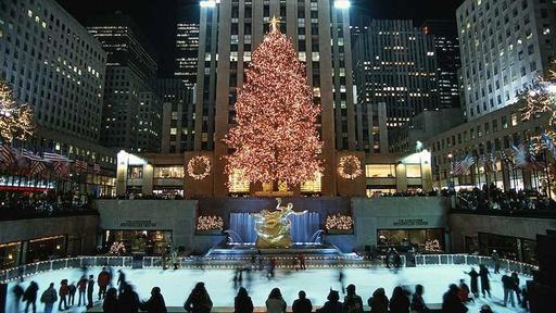 ROCKIN’ AROUND THE CHRISTMAS TREE!