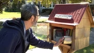 Little Free Libraries Offer Books to Share
