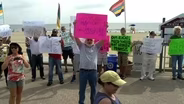 Christie Wraps Up Shore Tour as Demonstrators Criticize Him