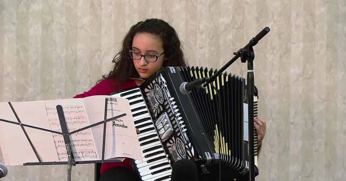 Chicago Accordion Club Plays to Keep the Music Alive Season 2016