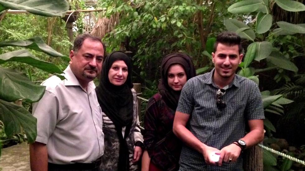 In Chicago, Iraqi Refugee Family Finds New Home, Support image