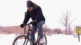 Video thumbnail: Jay's Chicago Winter Bike Commuters