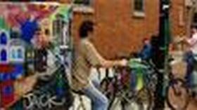 Video thumbnail: Chicago Tours with Geoffrey Baer Puppet Bike