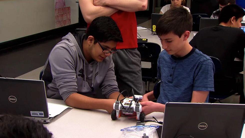 American Graduate Day 2015 | CPS’ Early College STEM Schools image