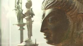 Video thumbnail: Applause Cleveland Print Room; Asian Art at CMA; Case's Jared Bendis