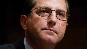 Video thumbnail: PBS NewsHour Azar: Drug prices proposal better than campaign pledge