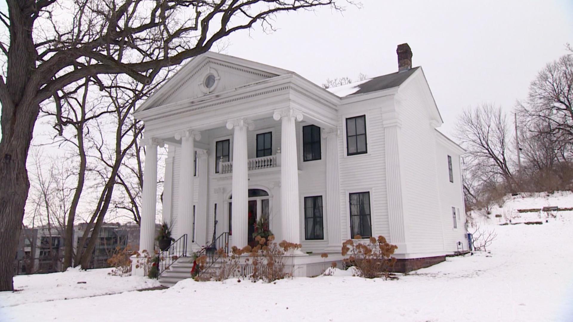 The Wright-Prendergast Historic House Near Irvine Park