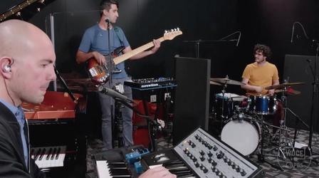 Video thumbnail: Live from Studio A La Lucha - Jublia
