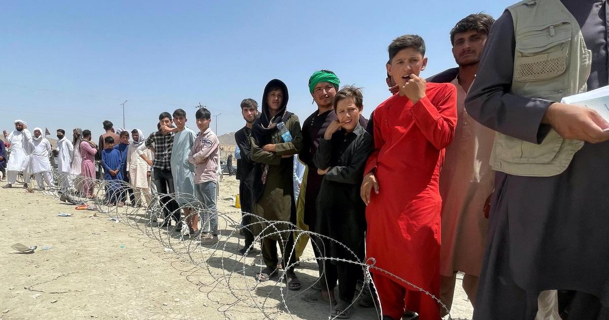 PBS News Hour | Taliban crack down on protestors amid Kabul airport chaos | Season 2021