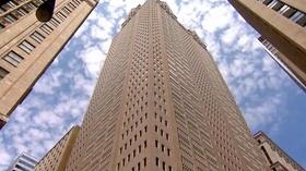 Video thumbnail: Chicago Tours with Geoffrey Baer Buildings: 190 South LaSalle