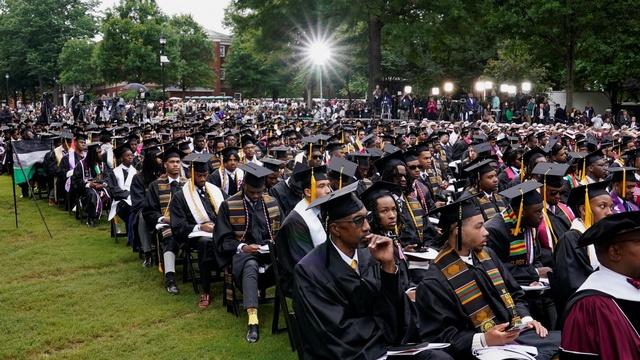New college graduates face toughest job market in years