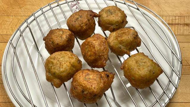 Jacques Pépin Makes Clam Fritters