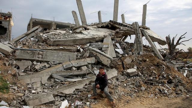 Israel deepens assault on Gaza while blocking aid