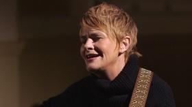 Video thumbnail: Articulate Shawn Colvin: Home From a Mission
