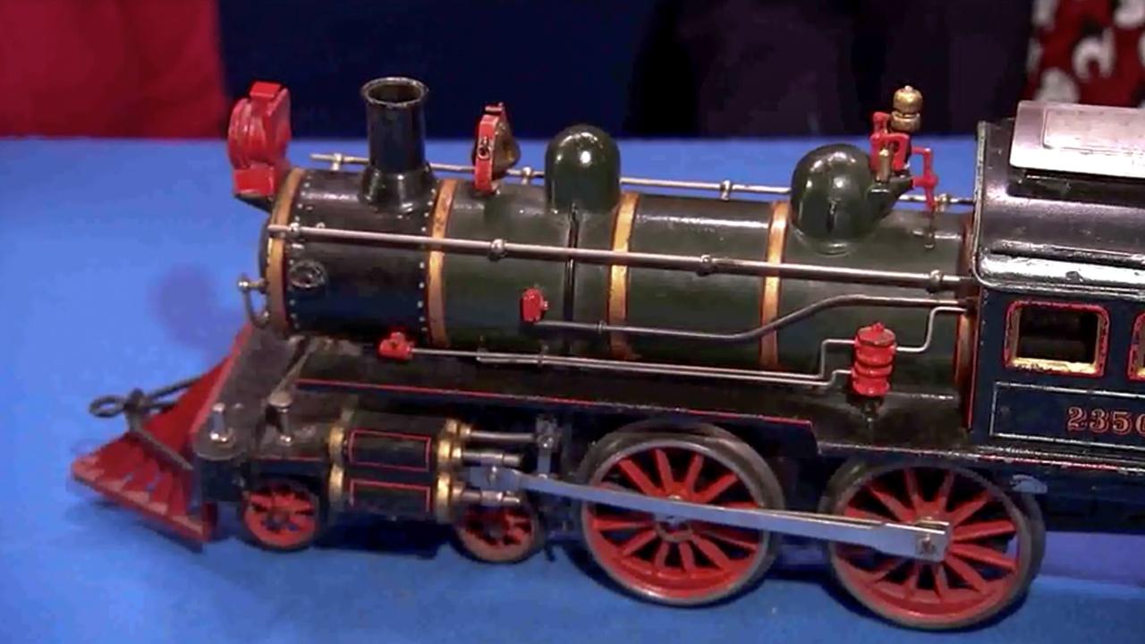 Antiques Roadshow | Appraisal: Georges Carette & Co. Toy Train, ca. 1910