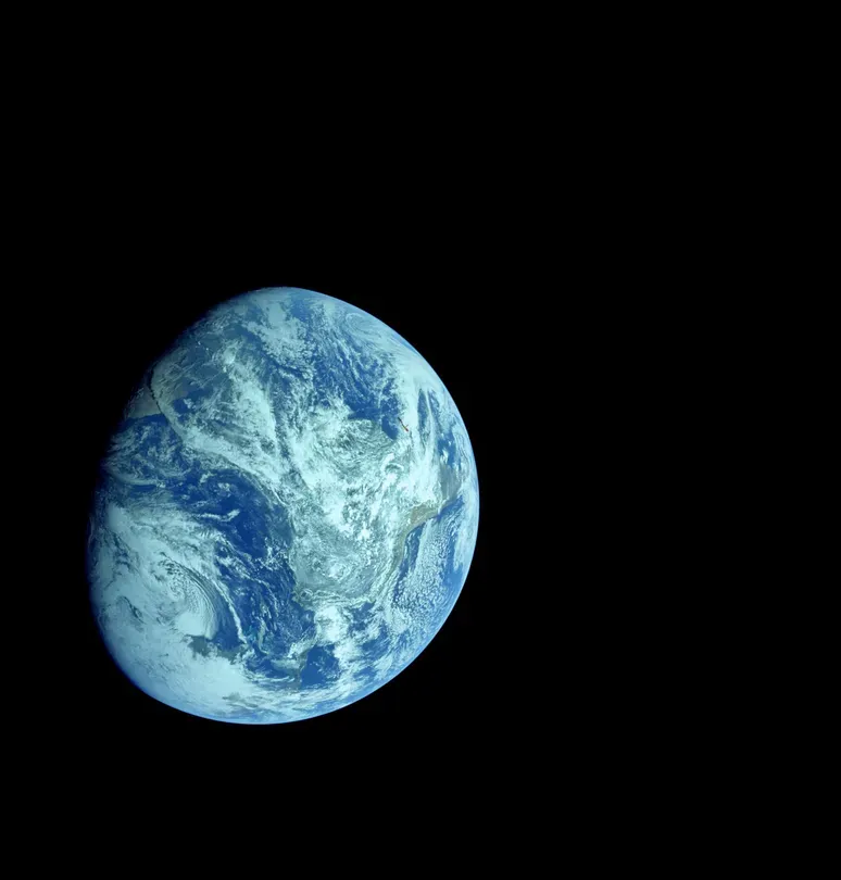 POV Shorts: Earthrise