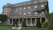 INSIDE AN AMERICAN CASTLE